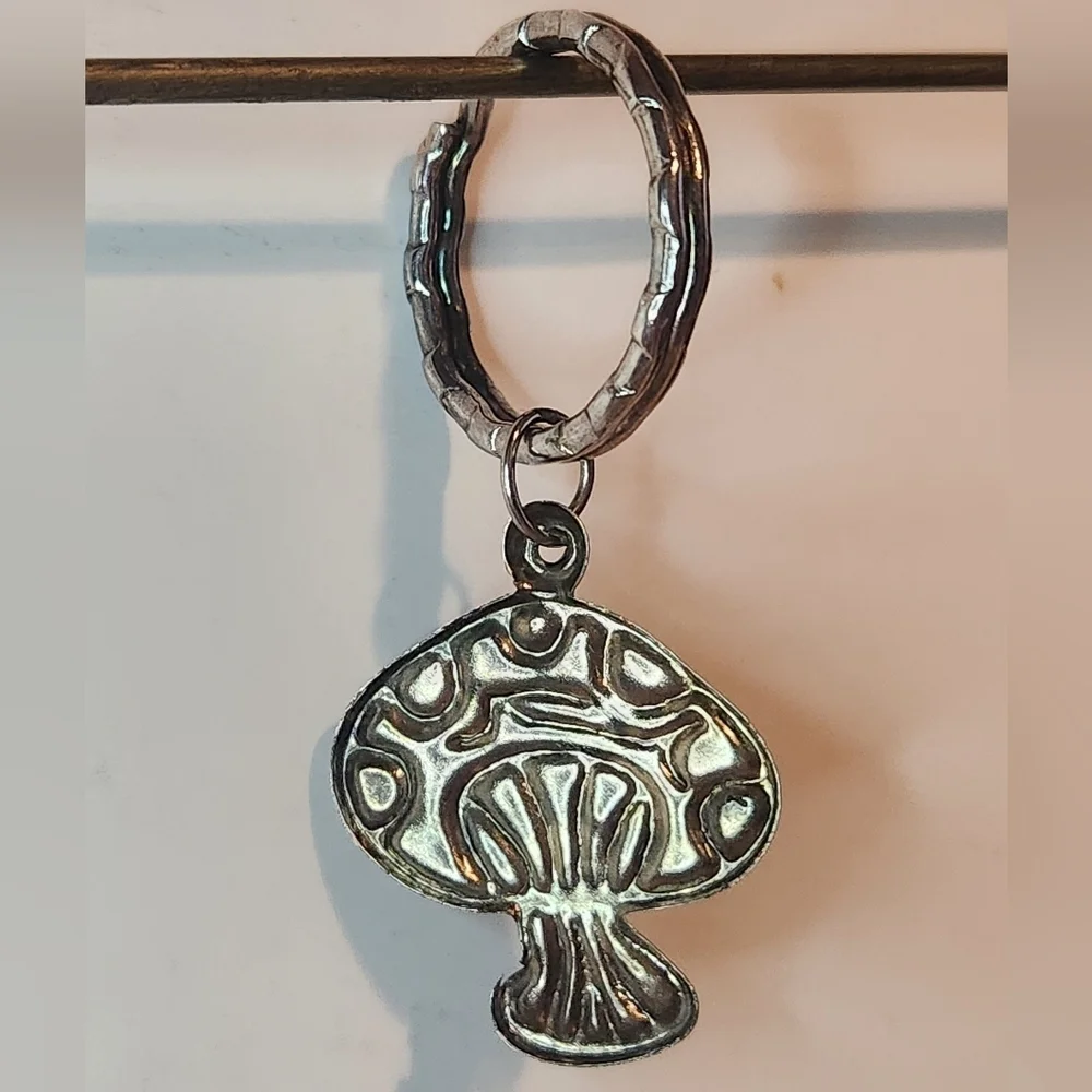 2” Unbranded Silver and Dark Grey Mushroom Keychain